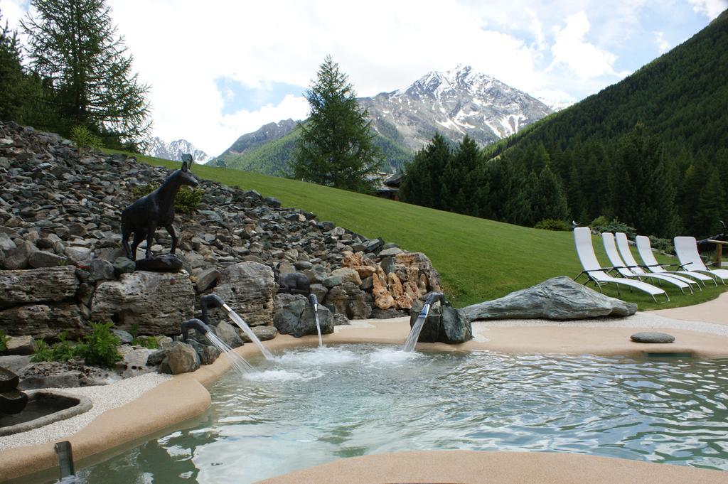 Eco Wellness Hotel Notre Maison Cogne Exterior foto
