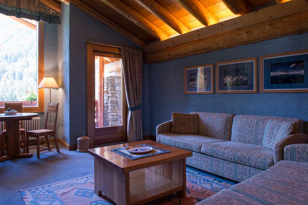 Eco Wellness Hotel Notre Maison Cogne Habitación foto