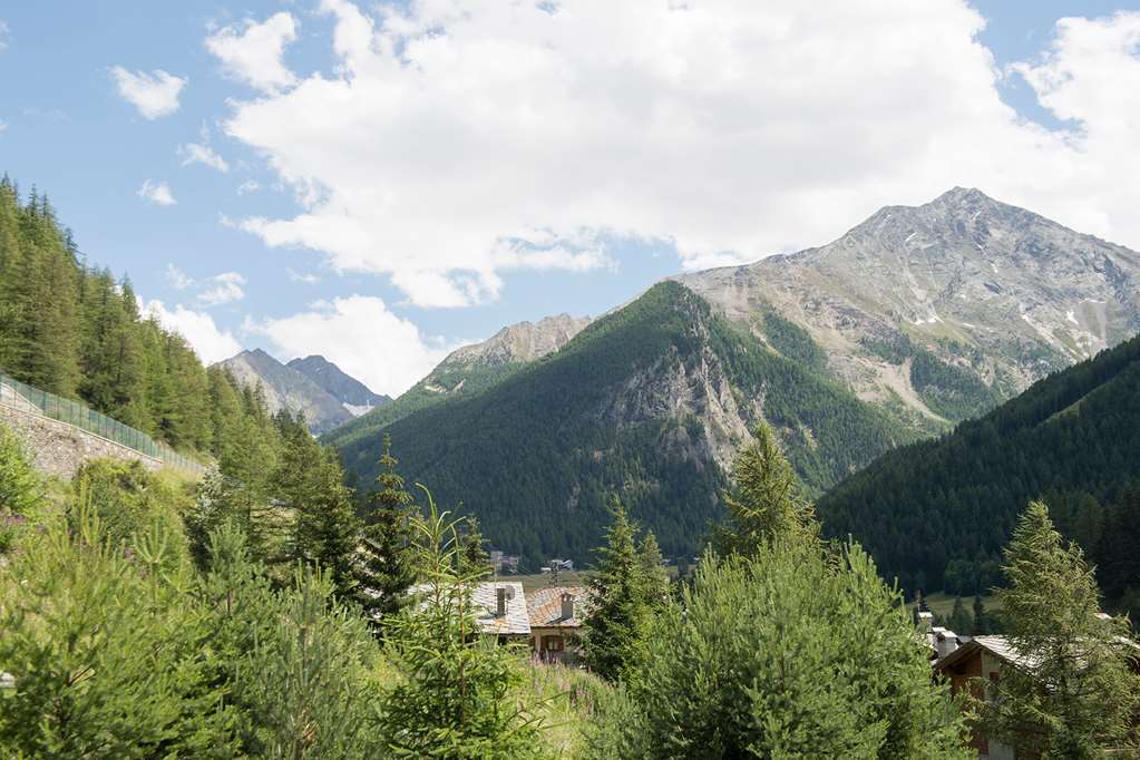 Eco Wellness Hotel Notre Maison Cogne Exterior foto